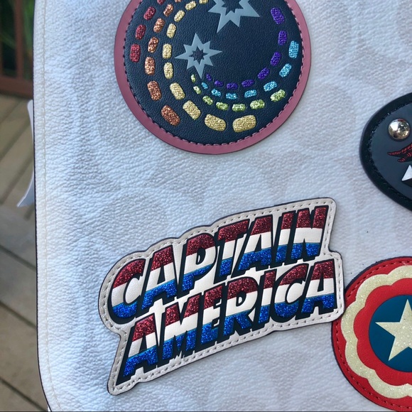 Host Pick Coach MARVEL Captain America Spiderman - Picture 9 of 15